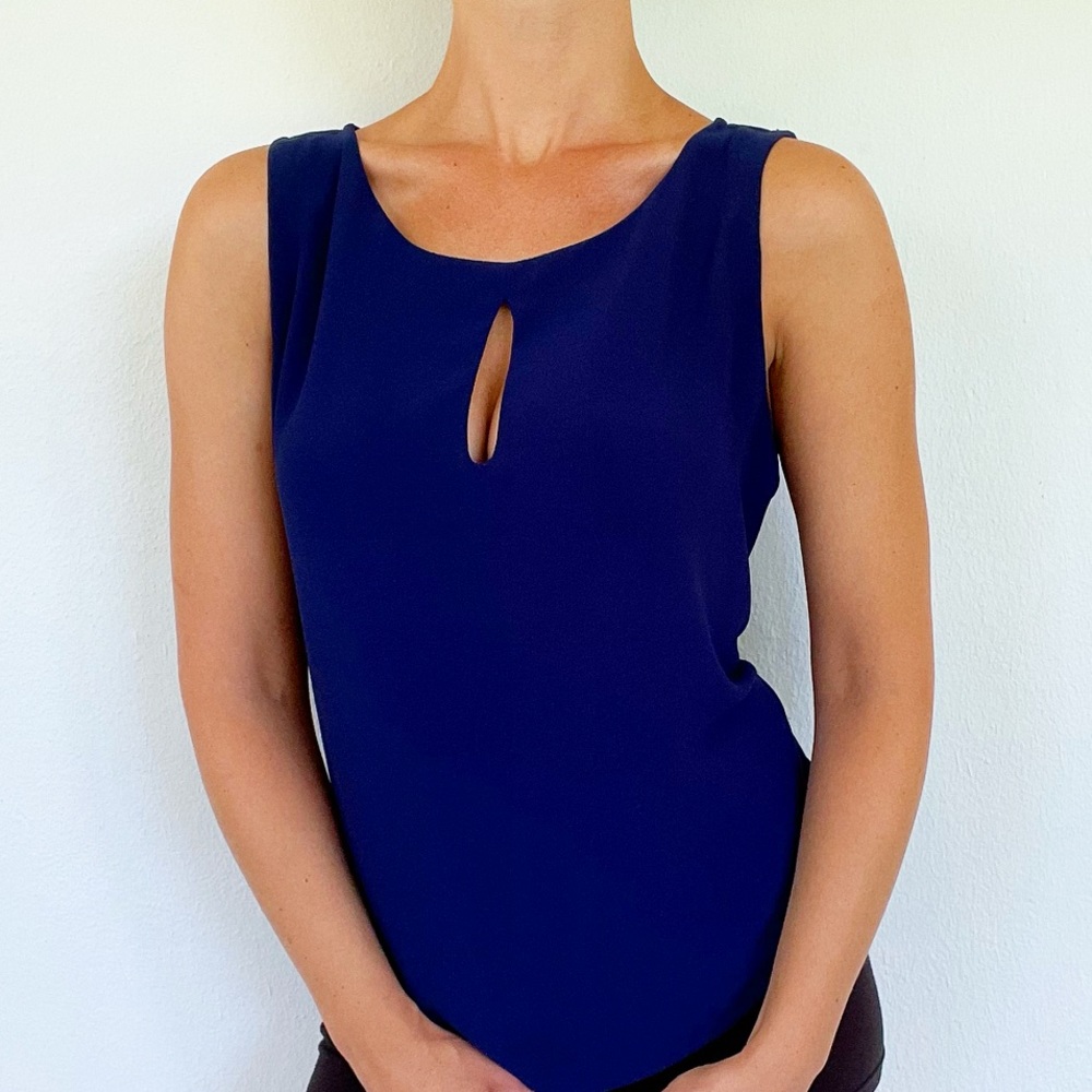 Naked Zebra navy blue keyhole neckline sleeveless blouse size medium